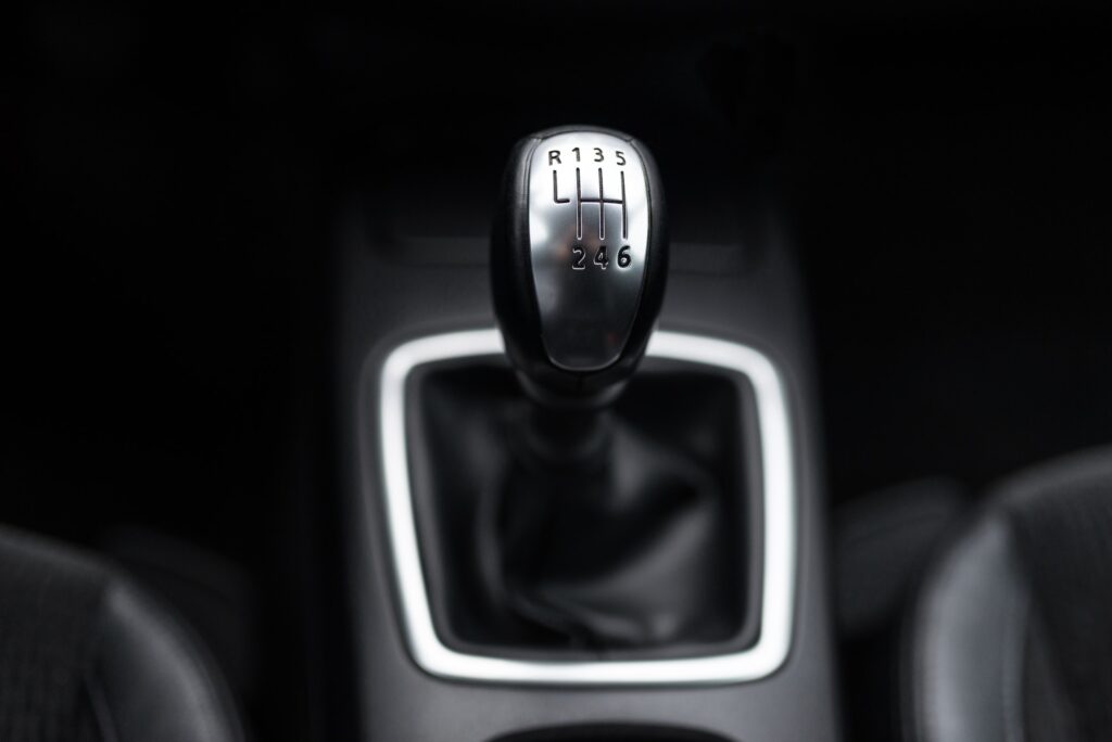 we will explore the art of manual downshifting in automatic transmissions, empowering you to optimize your driving experience and make informed decisions in specific situations